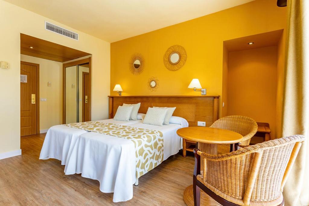 Ona Palmira Paguera Hotel Peguera Phòng bức ảnh